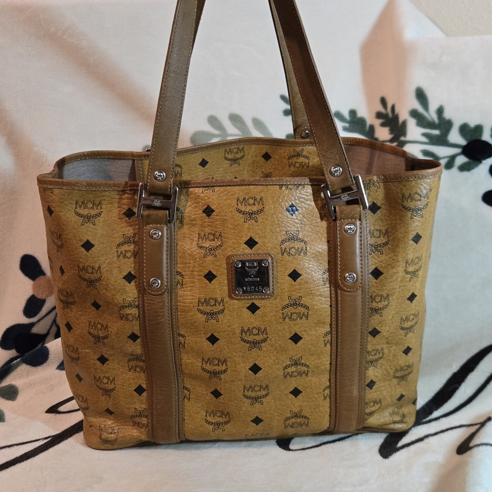 💯 Authentic Visetos and Leather MCM Tote (Cognac and Silver)